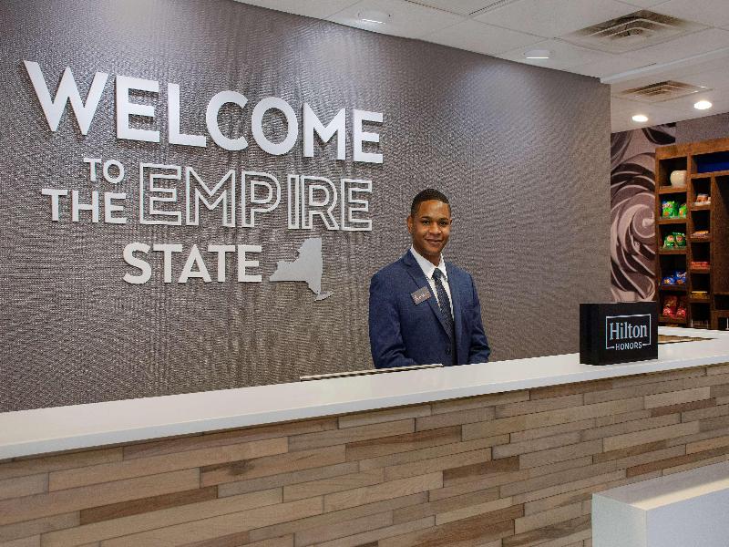 Hampton Inn & Suites Yonkers image