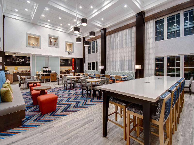 Hampton Inn & Suites Yonkers image