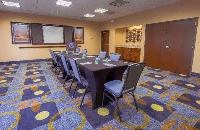 Hampton Inn & Suites Ridgecrest image
