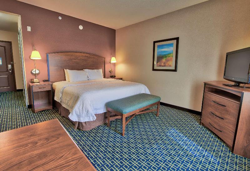 Hampton Inn & Suites Ridgecrest image