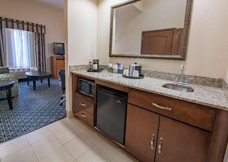 Hampton Inn & Suites Ridgecrest image