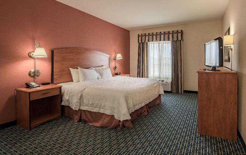 Hampton Inn & Suites Ridgecrest image