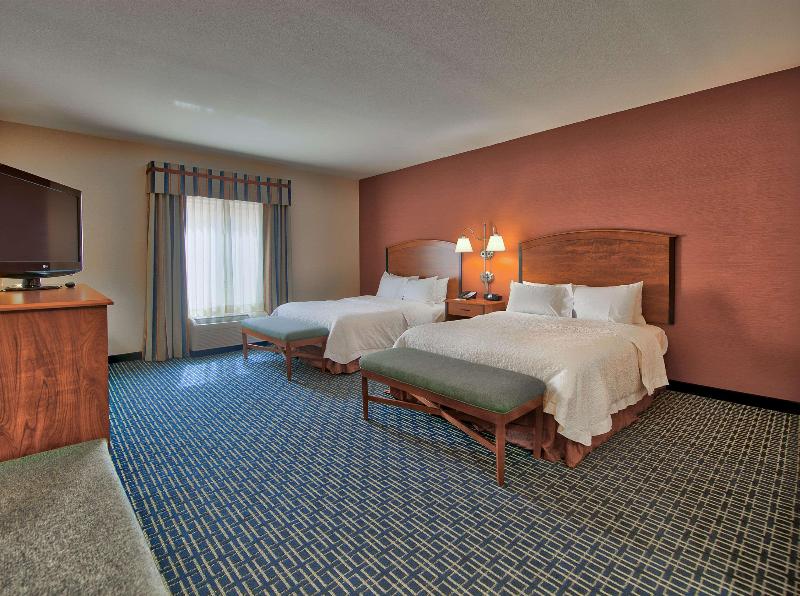Hampton Inn & Suites Ridgecrest image