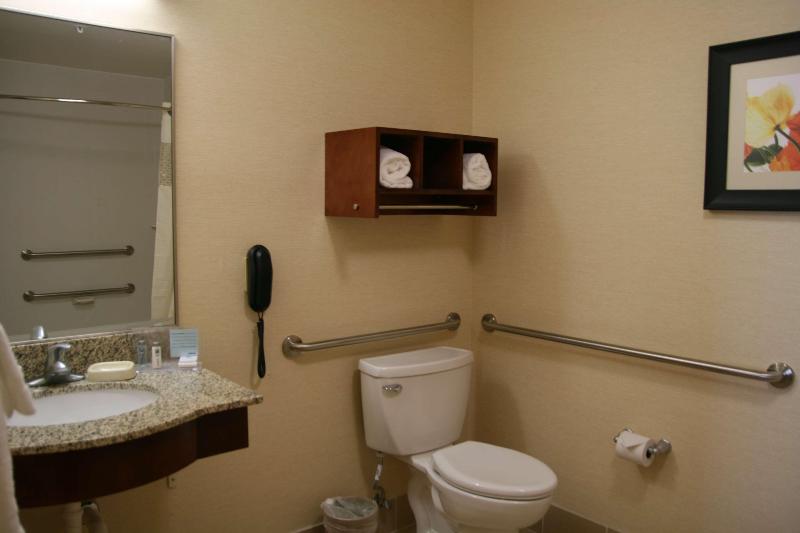 Hampton Inn & Suites Ridgecrest image
