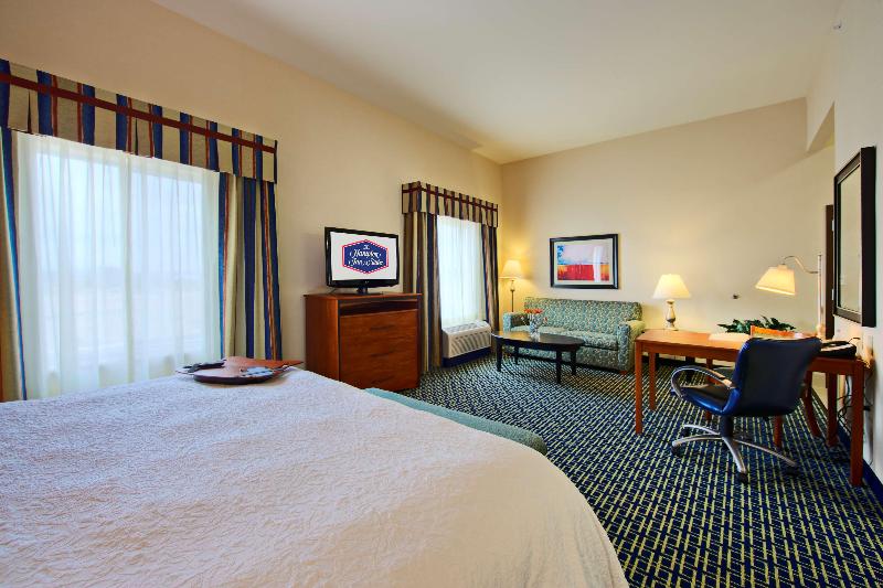 Hampton Inn & Suites Ridgecrest image