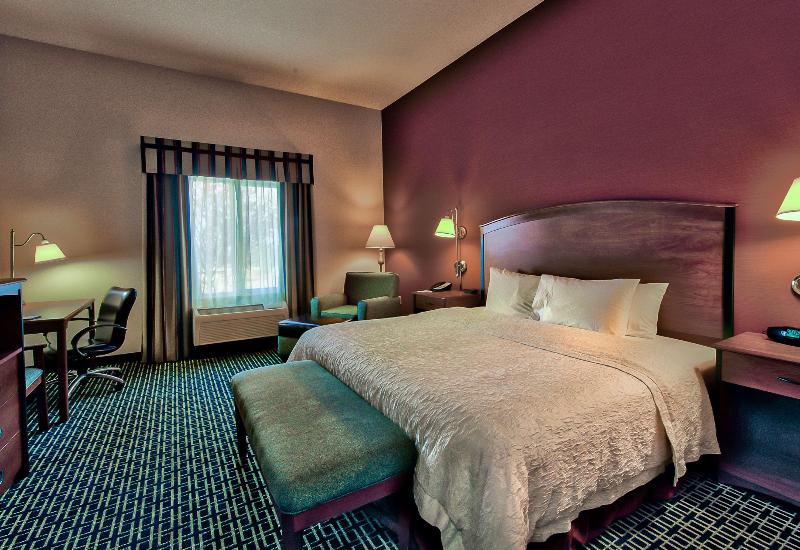 Hampton Inn & Suites Ridgecrest image