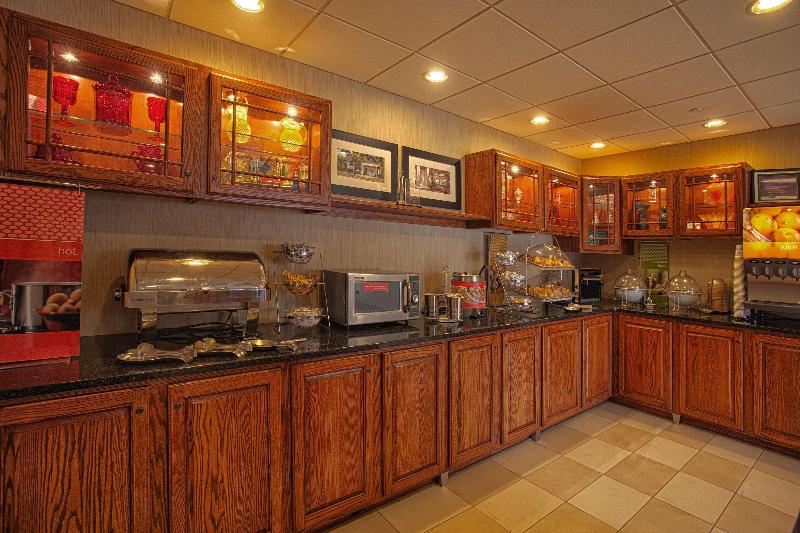 Hampton Inn Wheeling image 5