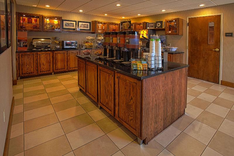 Hampton Inn Wheeling image