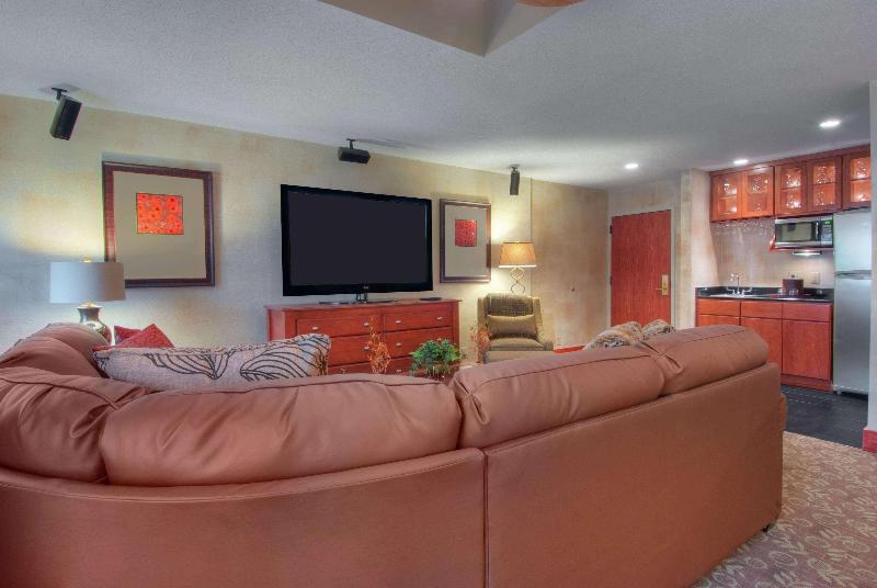 Hampton Inn Wheeling image