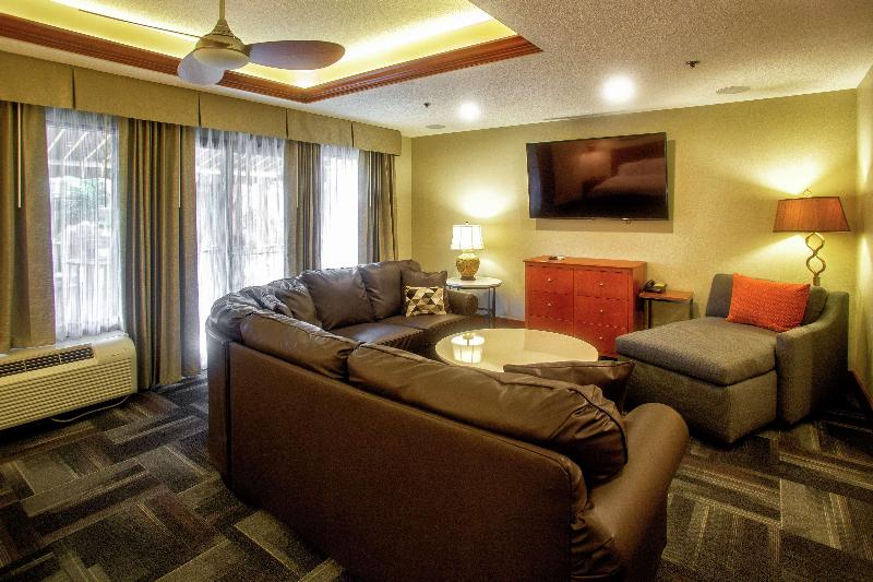 Hampton Inn Wheeling image