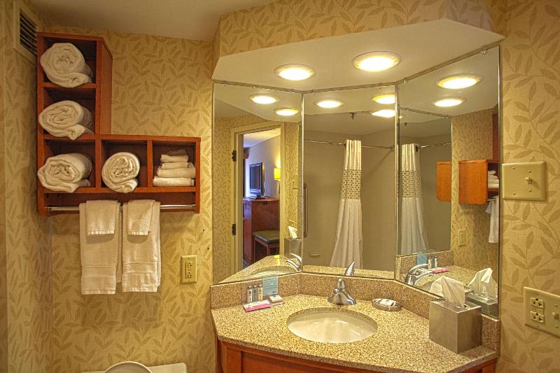 Hampton Inn Wheeling image