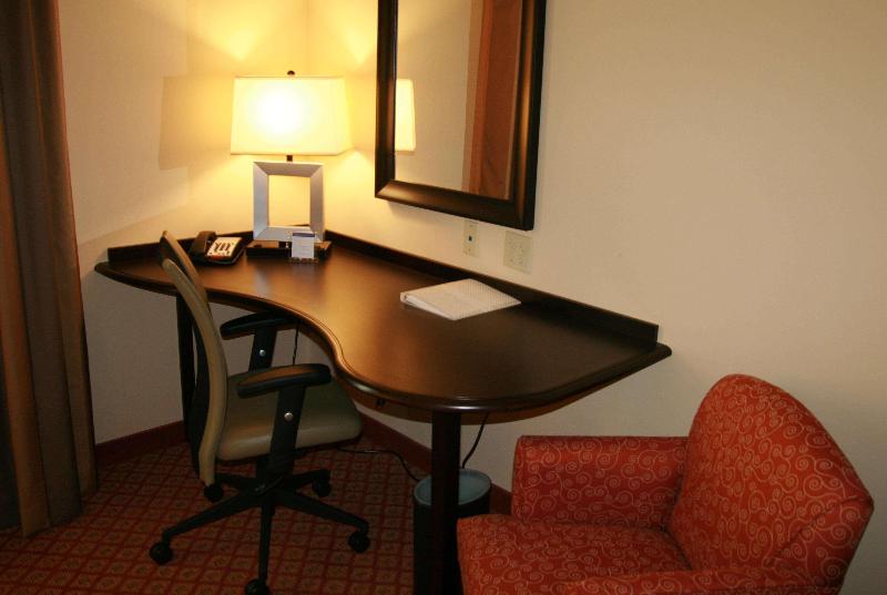 Hampton Inn & Suites Scottsboro image