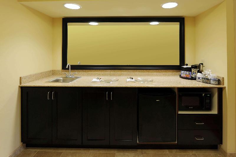Hampton Inn & Suites Scottsboro image