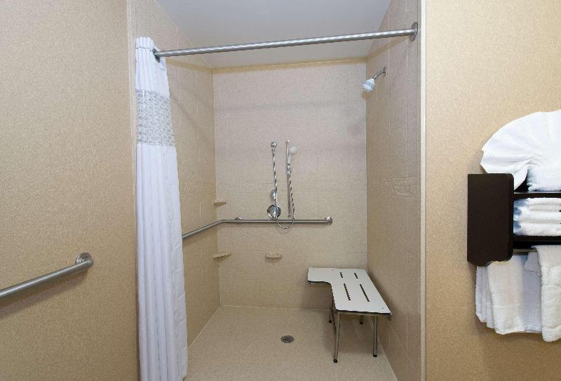 Hampton Inn & Suites Scottsboro image