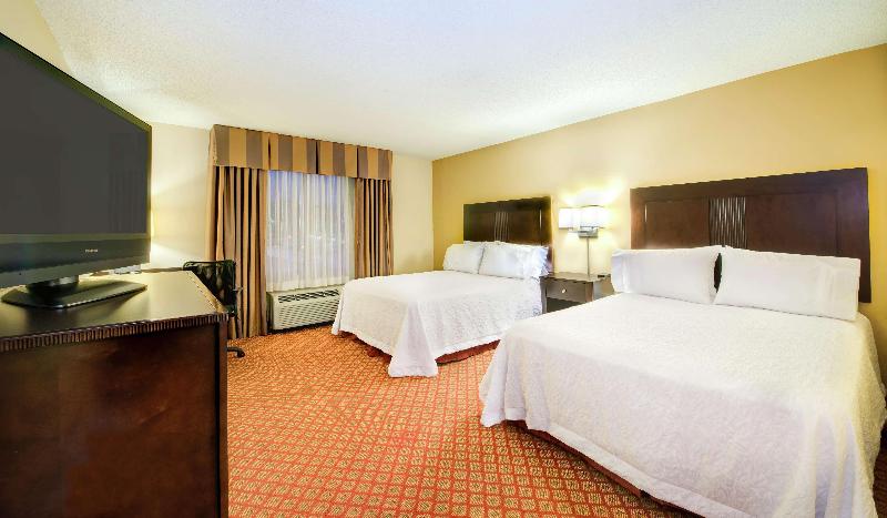 Hampton Inn & Suites Scottsboro image