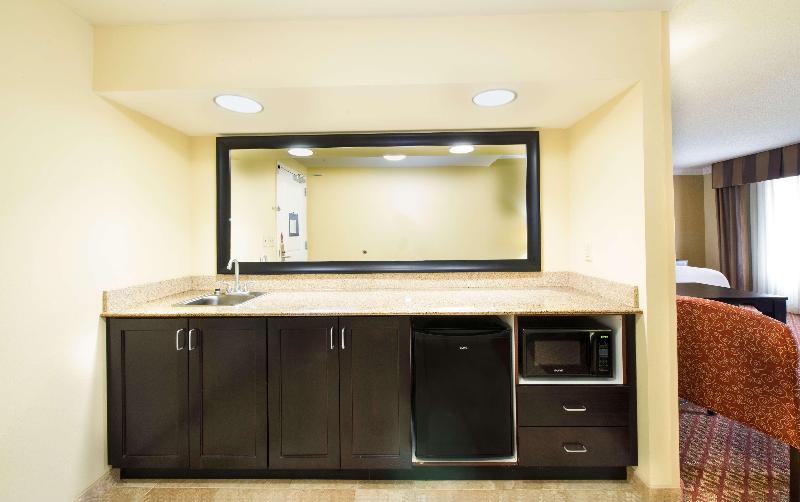 Hampton Inn & Suites Scottsboro image