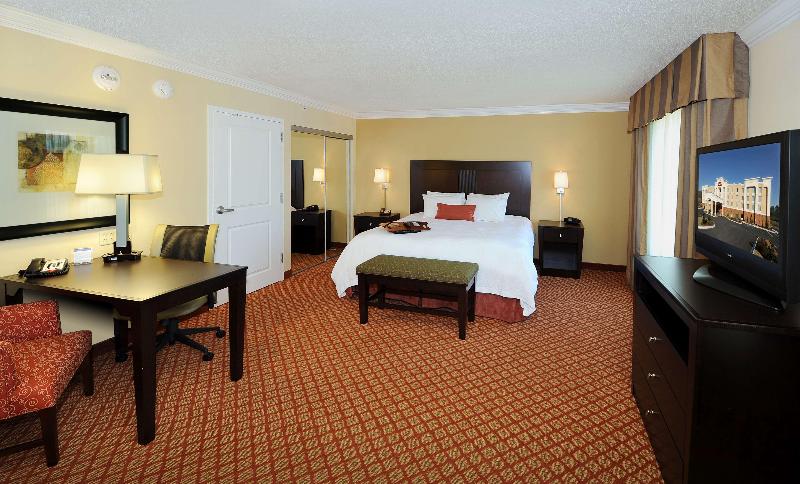 Hampton Inn & Suites Scottsboro image
