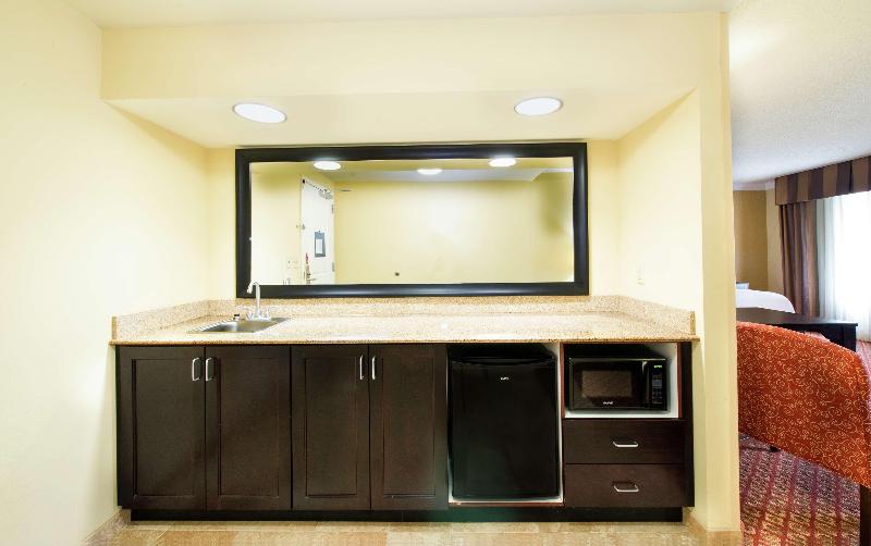 Hampton Inn & Suites Scottsboro image