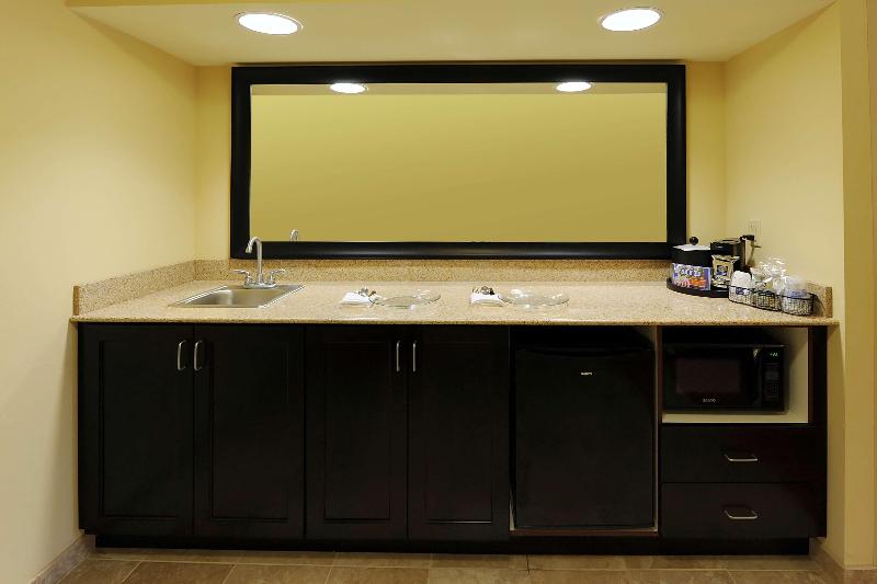 Hampton Inn & Suites Scottsboro image