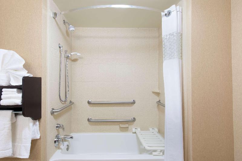 Hampton Inn & Suites Scottsboro image