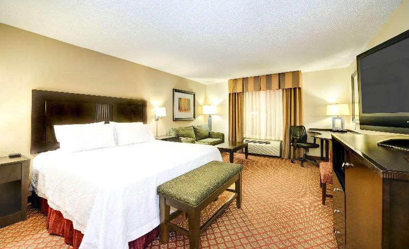 Hampton Inn & Suites Scottsboro image