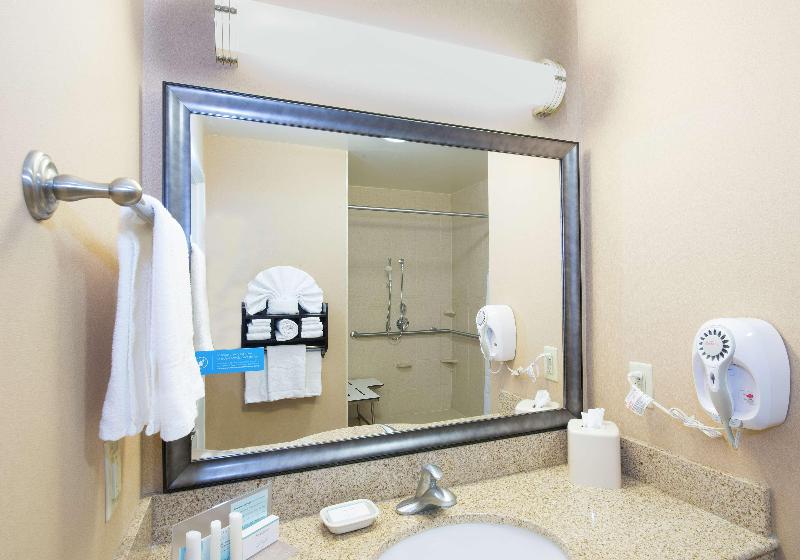 Hampton Inn & Suites Scottsboro image