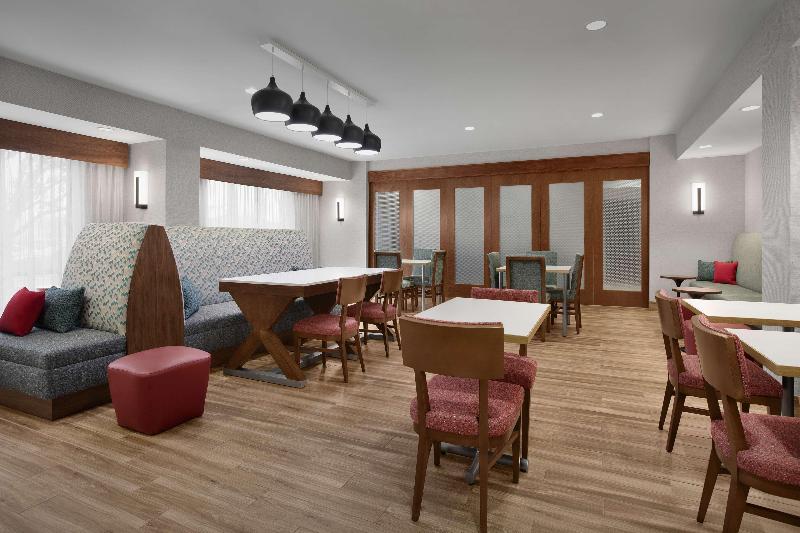 Hampton Inn Yorkville image