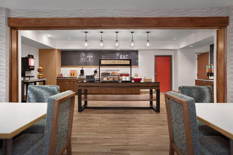 Hampton Inn Yorkville image