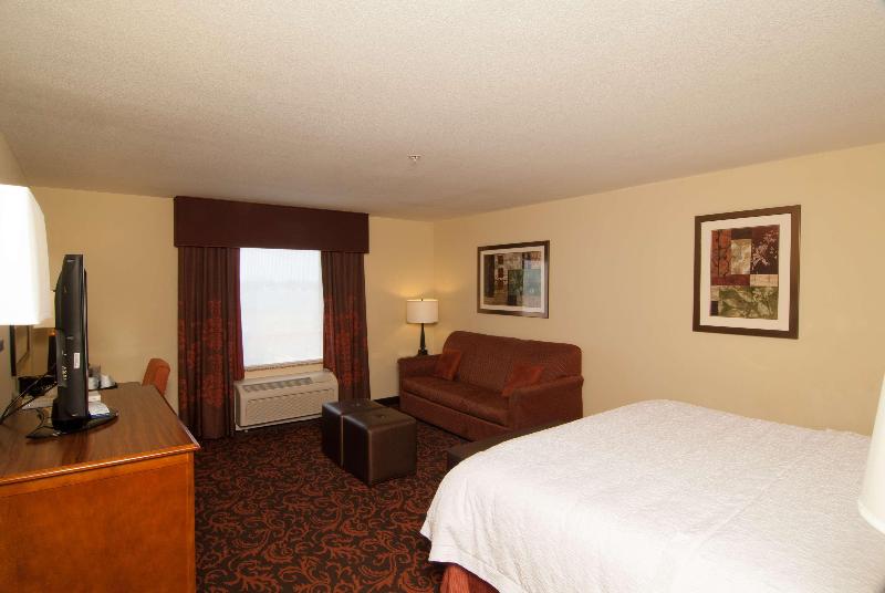 Hampton Inn Yorkville image