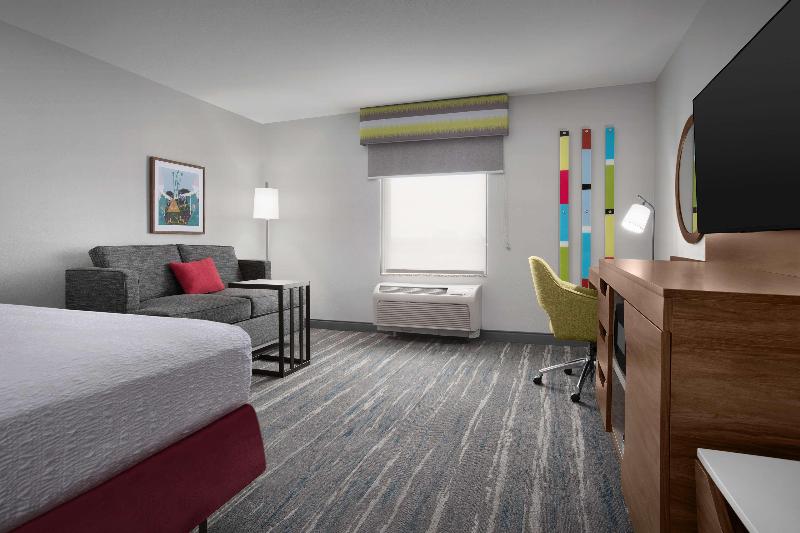 Hampton Inn Yorkville image