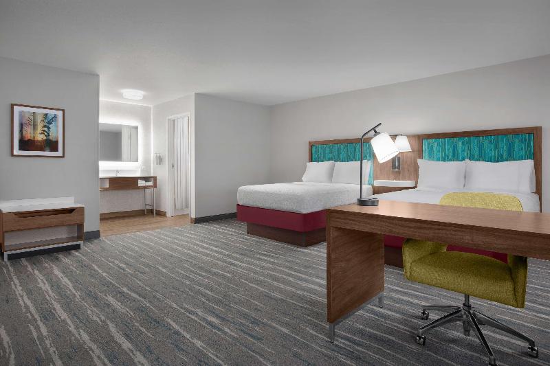 Hampton Inn Yorkville image