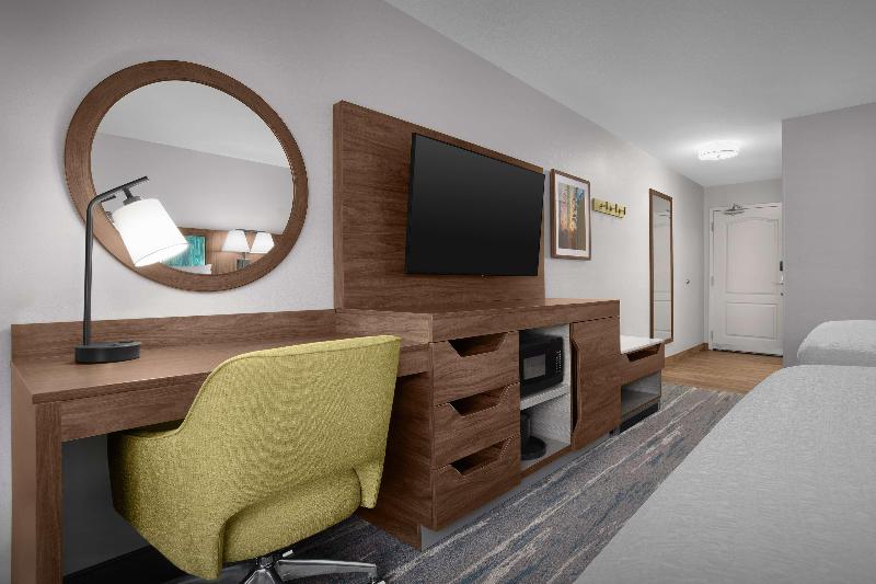 Hampton Inn Yorkville image