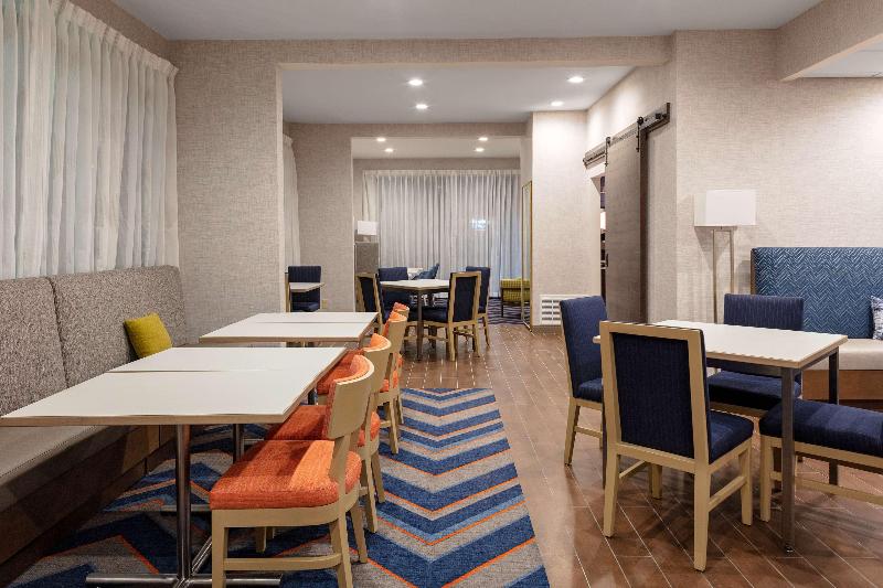 Hampton Inn Castle Rock image