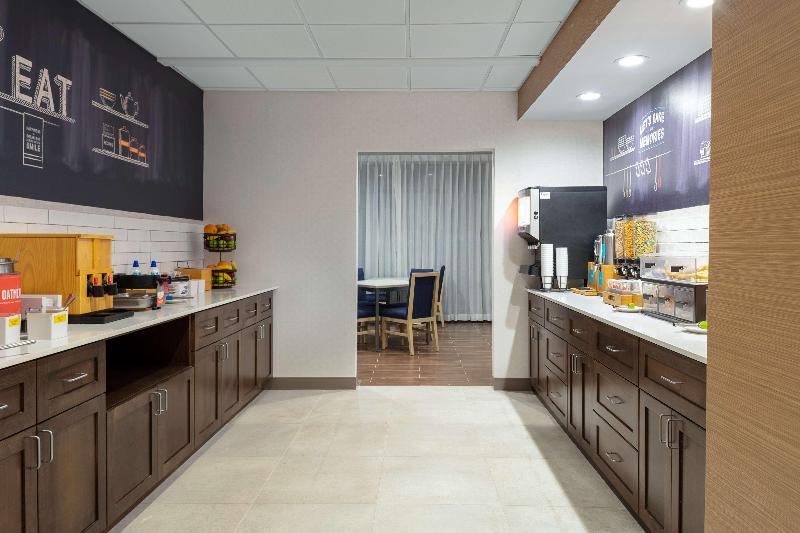 Hampton Inn Castle Rock image