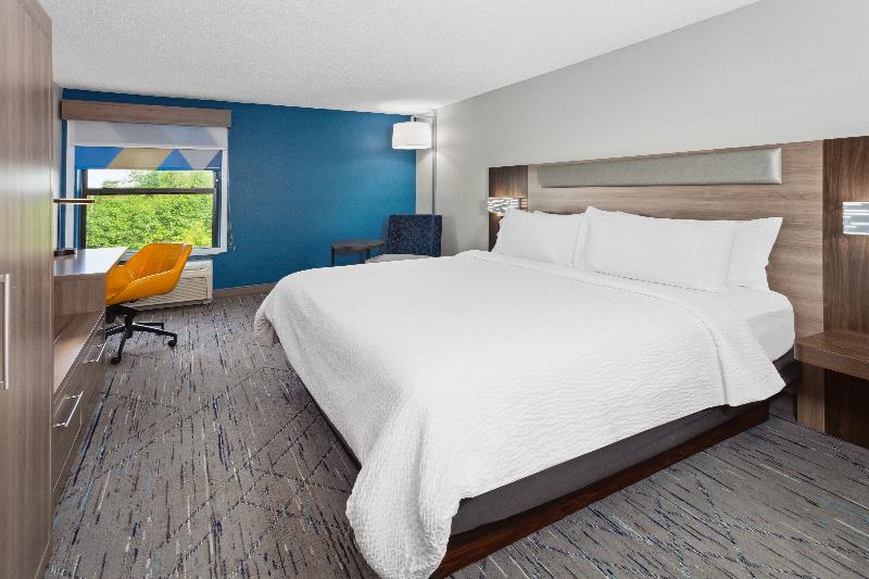 Holiday Inn Express Fremont image