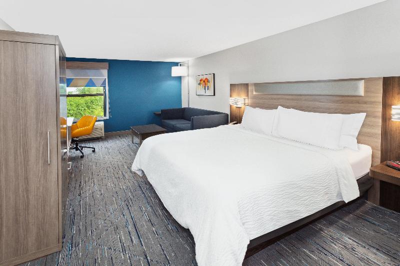 Holiday Inn Express Fremont image