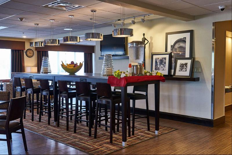 Hampton Inn Uniontown image