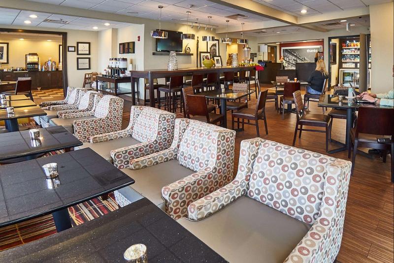 Hampton Inn Uniontown image