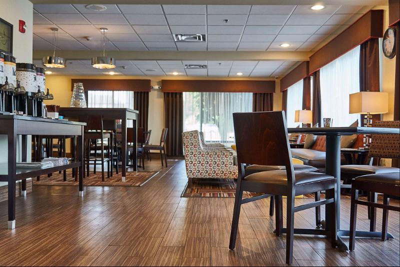 Hampton Inn Uniontown image