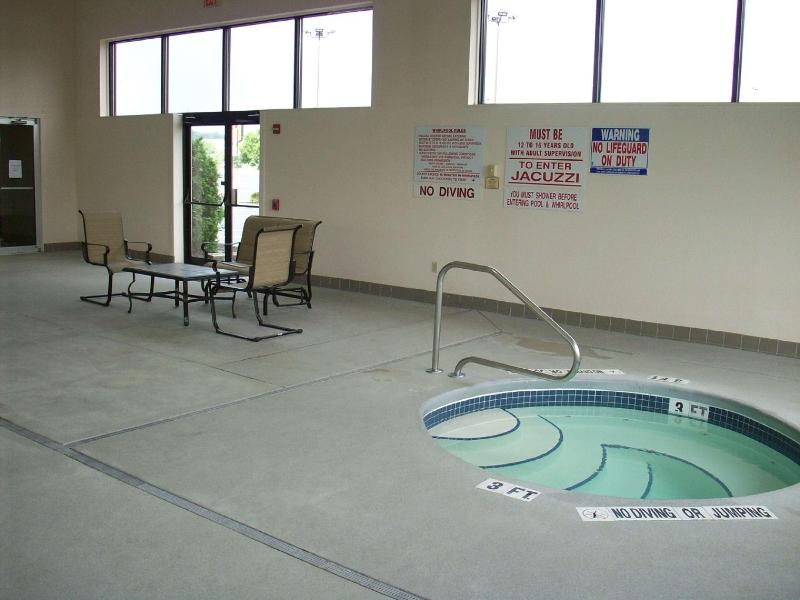 Hampton Inn Uniontown image