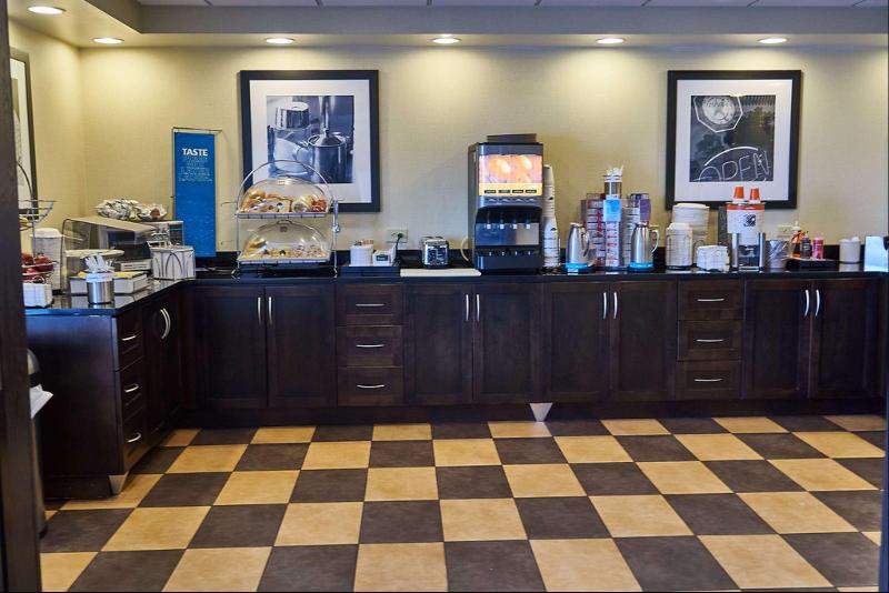 Hampton Inn Uniontown image
