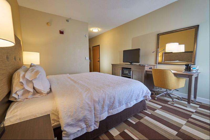 Hampton Inn Uniontown image