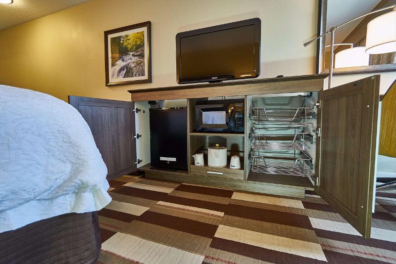Hampton Inn Uniontown image