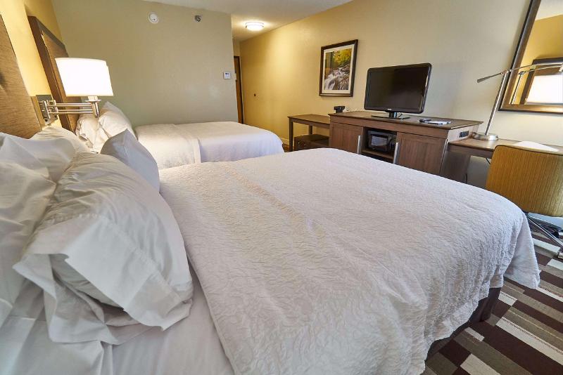 Hampton Inn Uniontown image