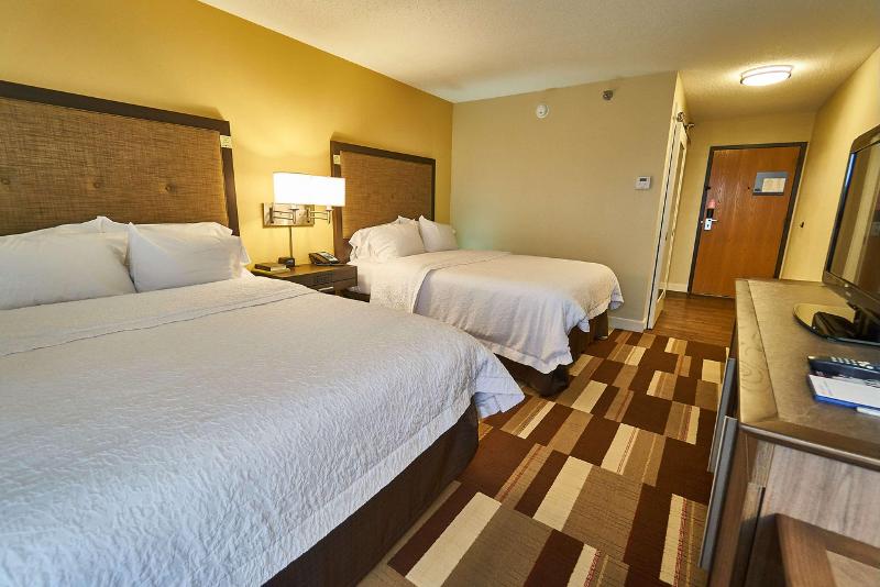 Hampton Inn Uniontown image