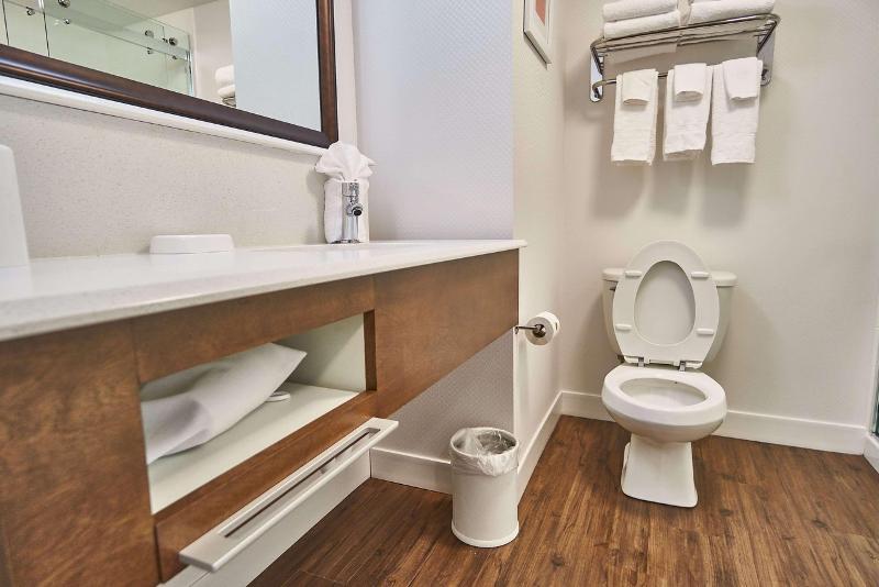 Hampton Inn Uniontown image