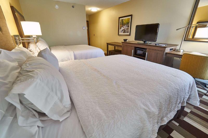Hampton Inn Uniontown image