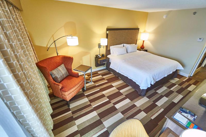 Hampton Inn Uniontown image