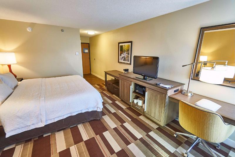 Hampton Inn Uniontown image