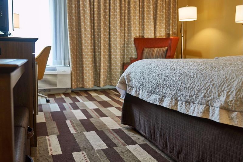 Hampton Inn Uniontown image